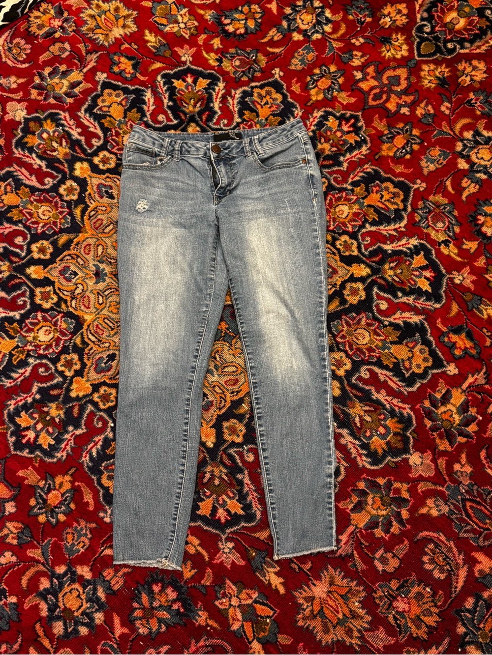 1822 Denim Light Wash Skinny Jeans with Subtle Distressing
